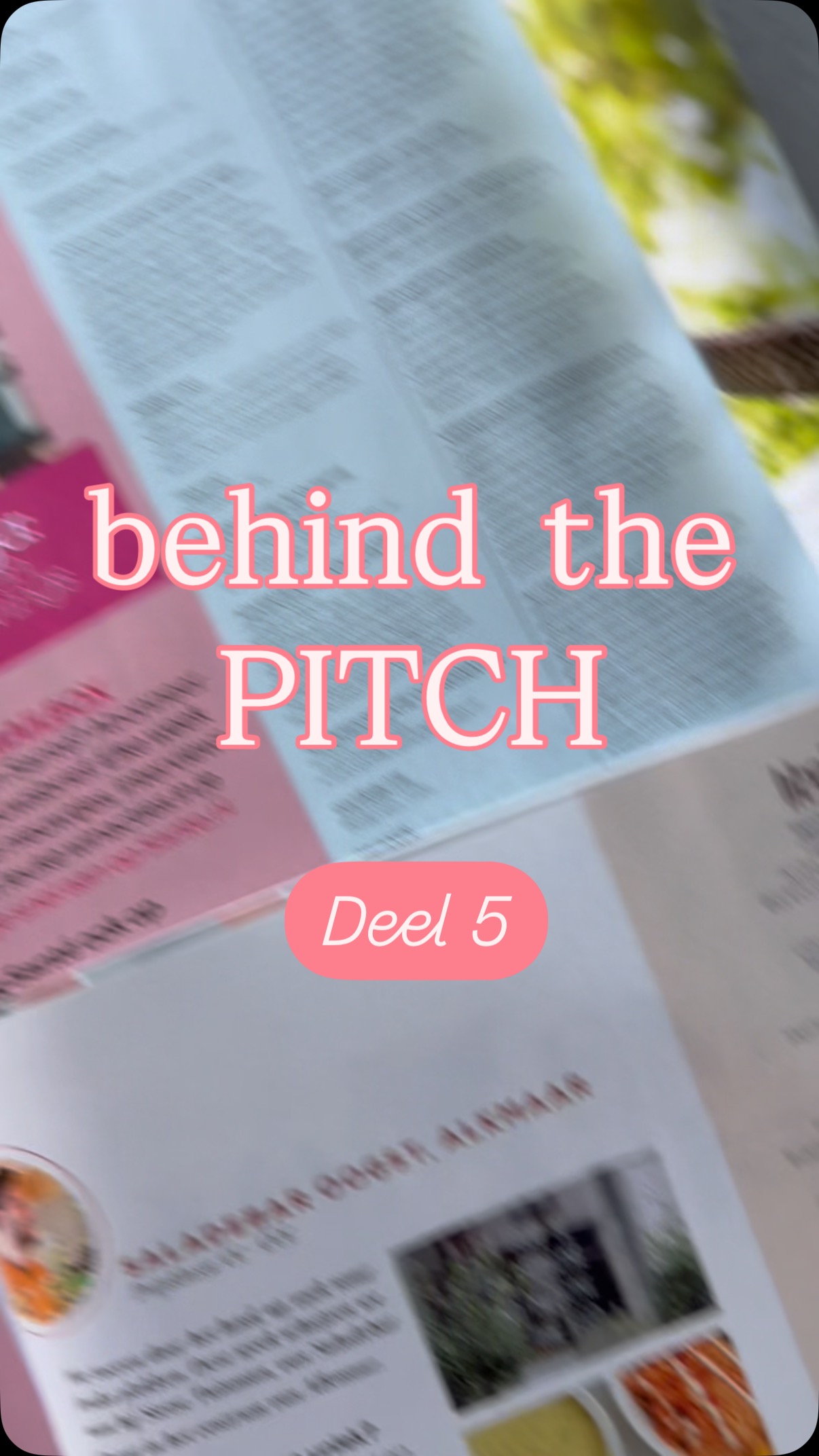 Je hebt een goed idee voor een artikel. Je weet bij welk magazine het past.

En dan komt de vraag: naar wie stuur je het eigenlijk?

Voor redacties voelt dat zelf superlogisch.
Maar voor freelancers komt er soms een speurwerk bij kijken waar de FBI nog een puntje aan kan zuigen.

In deze aflevering van Behind the Pitch, een serie over hoe ik nieuwe schrijfklussen vind bij magazines,

laat ik je zien hoe ik uitzoek wie de juiste persoon is om mijn pitch naar te sturen.

Je wilt je pitch namelijk meteen sturen naar degene die
over de planning gaat én freelancers kan inhuren.

Als je het naar info@ of een algemeen redactieadres stuurt, komt het niet alleen ongeïnteresseerd over, 
het werkt ook gewoon niet.

Dus: kijk in het colofon wie de chef, coördinator of redactie­manager is.
Soms is het de managing editor.

Ja, het is even een uitzoekwerkje.
En een verwijzing van iemand in je netwerk is altijd een pre.

Maar één goed mailadres kan echt het verschil maken.