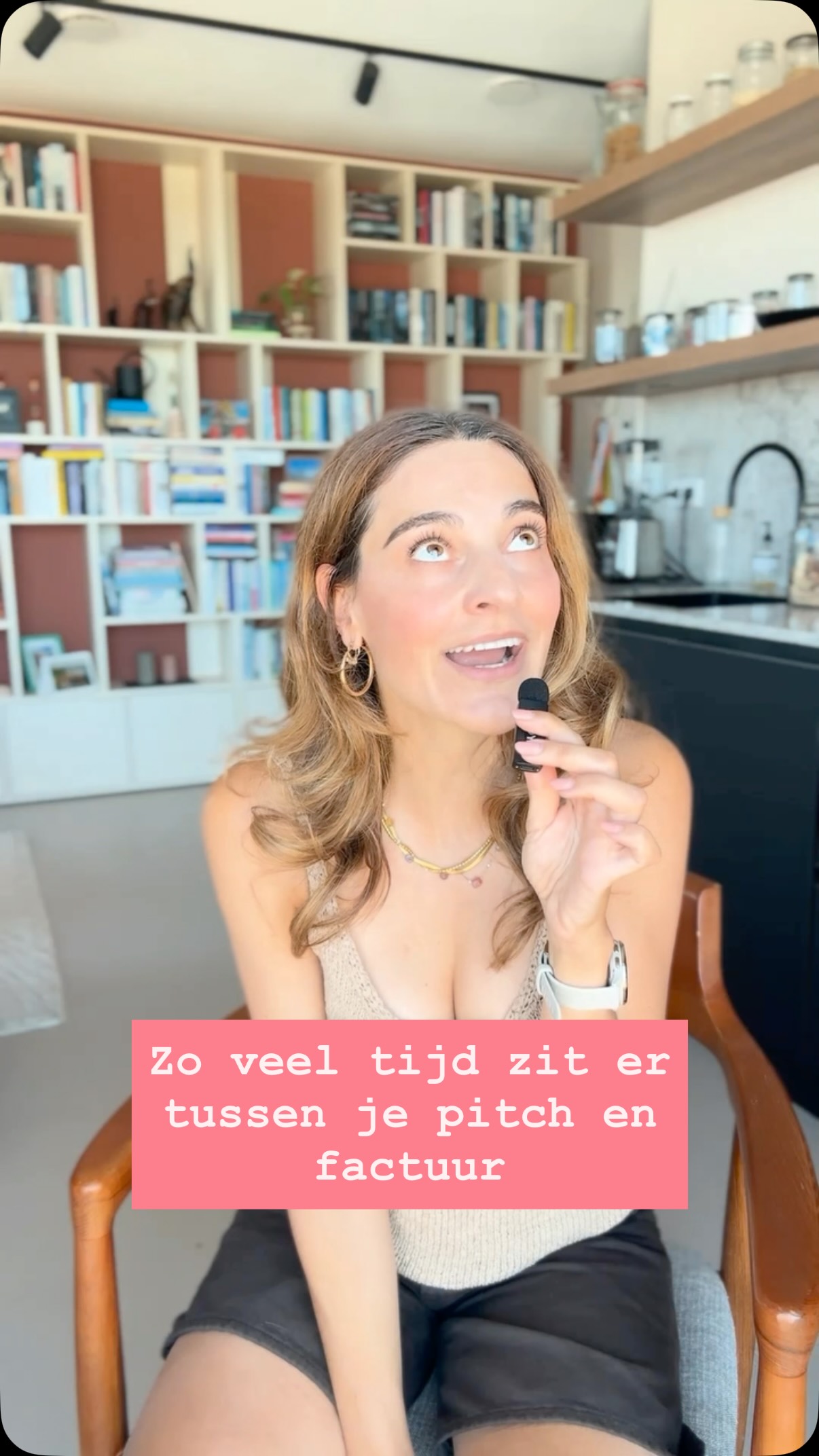 Hoe lang duurt het voordat je antwoord krijgt op een pitch? En als een redactie enthousiast is: moet je dan meteen alles laten vallen om dat artikel te schrijven?

Deze vragen krijg ik vaak, zeker in de zomer. Want is het wel slim om vlak voor je vakantie nog pitches te versturen?

En als je je omzetdoel wil halen voor dit jaar, wanneer kun je dan het beste in actie komen?

👉 in mijn podcast vertel ik wat strategisch slim is om te doen 
Reageer met ‘podcast154’ en ik Dm je de link 💃🏽
