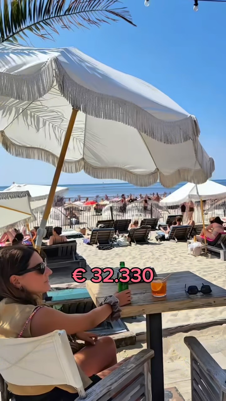 Denk jij: in de zomer is er veel minder werk als freelance journalist? En heb je meestal minder schrijfklussen?

Heerlijk! Als je dat wil ☀️

Maar als je dat niet wil, dan is er genoeg te doen 

Afgelopen jaar was de zomer juist de beste periode van het jaar voor mij 😎

Alleen al in juli 9 artikelen voor magazines. En een totale omzet van Q3 van 32.330 euro 

Wil jij dit ook leren? Reageer met CCC en ik houd je op de hoogte 🤑