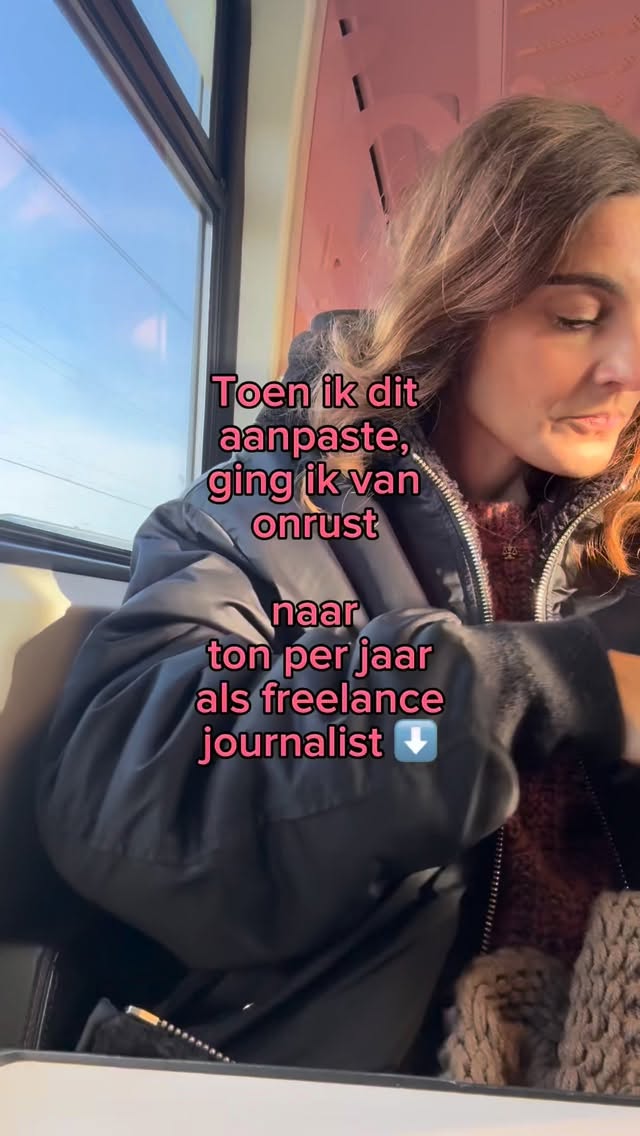 Jarenlang werkte ik precies zoals de meeste freelancers doen. Ik zei ‘ja’ op bijna alles wat voorbij kwam, want het kon op elk moment ‘opdrogen’

Ik had altijd gehoord dat werk in de journalistiek schaars was, dus ik moest blij zijn dat ik überhaupt werk had, dacht ik. 

Het werkte.
Ik schreef voor toffe titels (Libelle, Harpers Bazaar, de Volkskrant, etc)

Maar het was ook… toevallig

Bovendien wilde ik eigenlijk wel wat meer omzet, want ooit zou ik een huis willen kopen, en dan moest ik goede cijfers laten zien aan de bank

Tot ik één ding veranderde

Het verschil tussen toen en nu?
🔴 Toen → ik werkte op gevoel, vanuit angst om iets te missen.
🟢 Nu → ik werk vanuit een plan, met helderheid en vertrouwen.

Ik ga mijn methode met je delen in mijn online workshop Gameplan

Het is de strategie die mij (en inmiddels tientallen anderen) bracht van toeval naar weten dat ik sowieso een ton per jaar verdien (zonder commerciële klussen of 60-urige weken).

🏁 Wanneer: woensdag 10 december van 11 tot 13 uur. Je krijgt de replay

🤑 Normaal 333 euro, nu tijdelijk voor 111! (Het is niet gratis, want we weten allemaal dat je er dan niks mee gaat doen, terwijl ik zo graag wil dat je ECHT een plan maakt. En deze investering heb je in no time terugverdiend)

✅ Het maakt niet uit hoeveel uur in de week je momenteel werkt als freelance journalist of waar je nu staat qua ervaring

👉 Meer info? Reageer met 🪩 en ik stuur je een DM